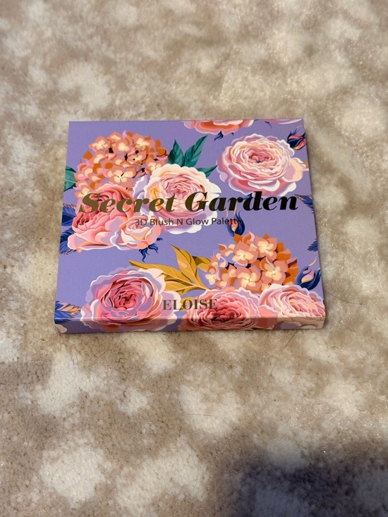 Other - Secret Garden 3D Blush N Glow Palette - Eloise - Lavender Floral